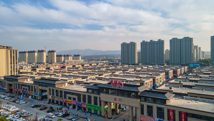 華耀城人氣漸旺，各地塊建設(shè)提速助力商品批發(fā)貿(mào)易繁榮